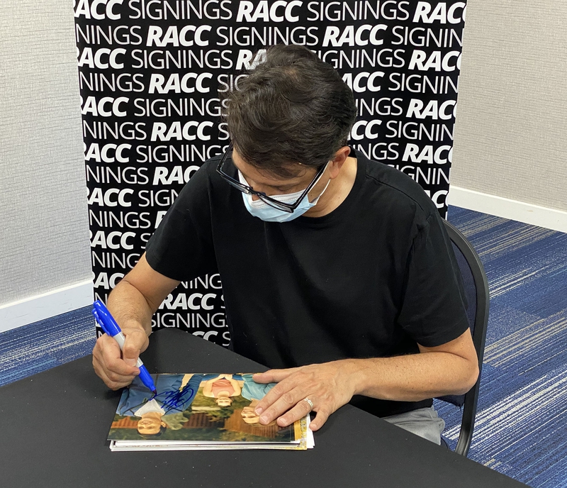 Ralph Macchio Signing Autographs for RACC Autograph Collector Framing History Ralph Macchio Signing Autograph for RACC Autograph Collector Framing History