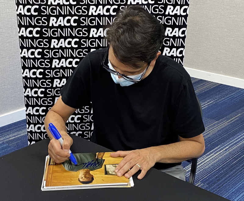 Ralph Macchio Signing Autographs for RACC Autograph Collector Framing History Ralph Macchio Signing Autograph for RACC Autograph Collector Framing History