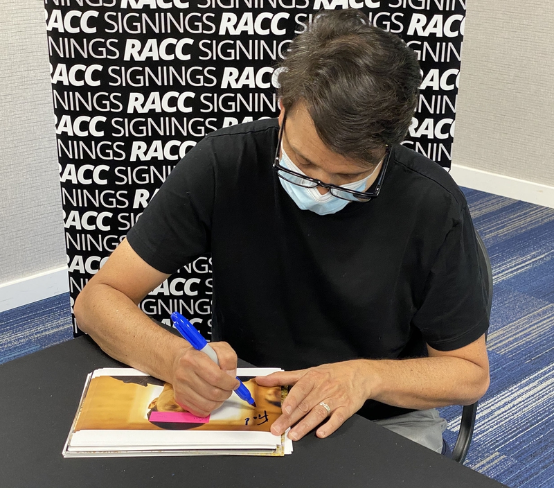Ralph Macchio Signing Autographs for RACC Autograph Collector Framing History Ralph Macchio Signing Autograph for RACC Autograph Collector Framing History