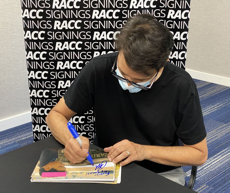Ralph Macchio Signing Autographs for RACC Autograph Collector Framing History Ralph Macchio Signing Autograph for RACC Autograph Collector Framing History