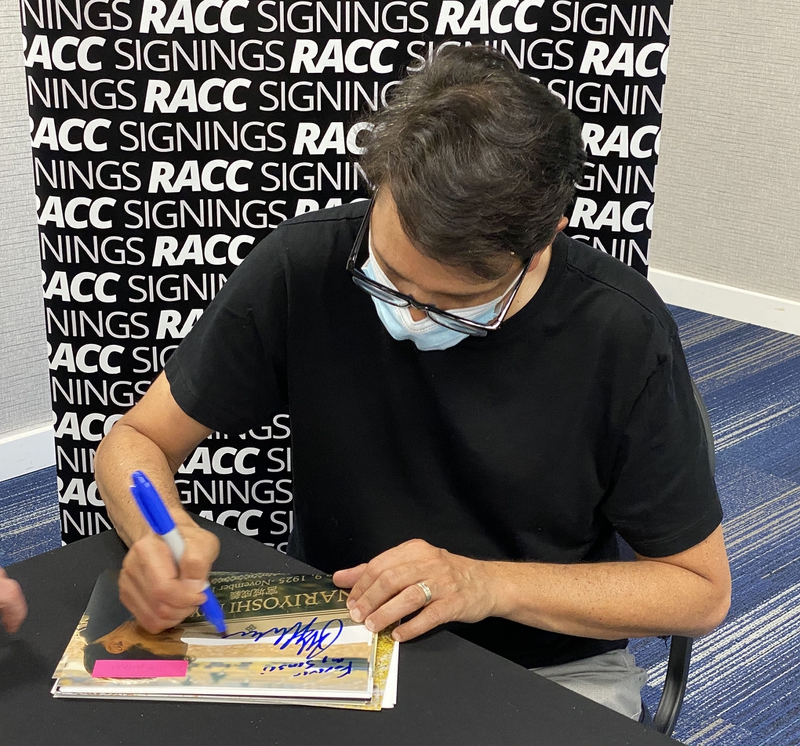 Ralph Macchio Signing Autographs for RACC Autograph Collector Framing History Ralph Macchio Signing Autograph for RACC Autograph Collector Framing History