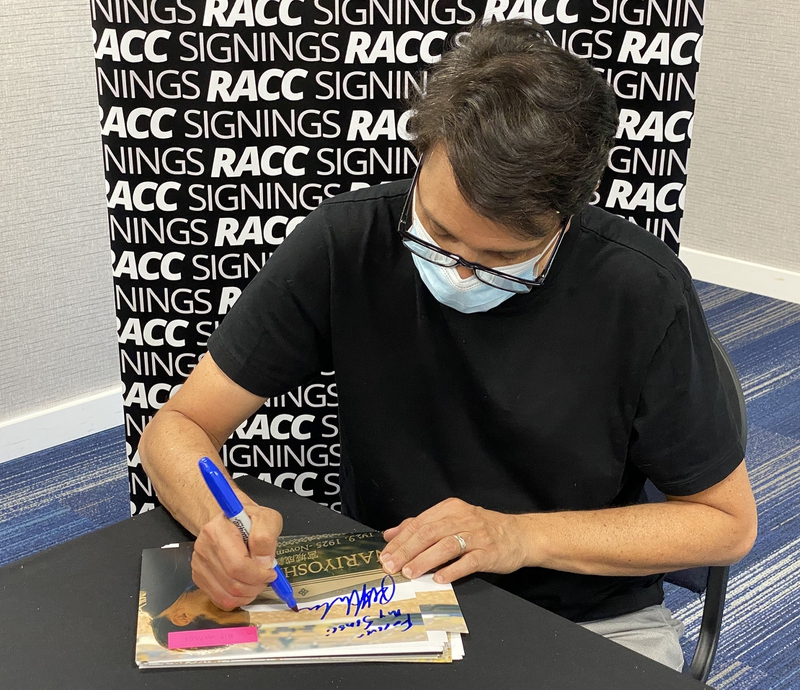 Ralph Macchio Signing Autographs for RACC Autograph Collector Framing History Ralph Macchio Signing Autograph for RACC Autograph Collector Framing History