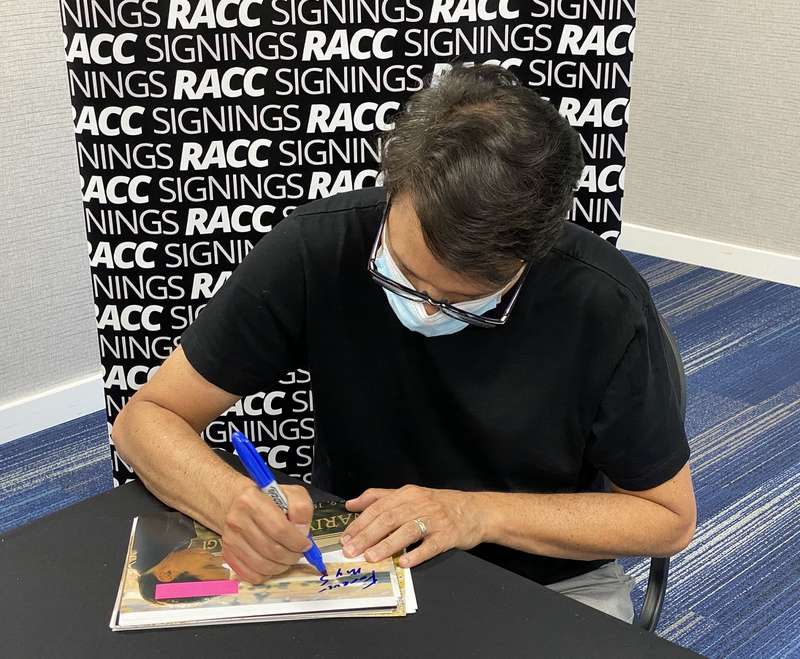 Ralph Macchio Signing Autographs for RACC Autograph Collector Framing History Ralph Macchio Signing Autograph for RACC Autograph Collector Framing History
