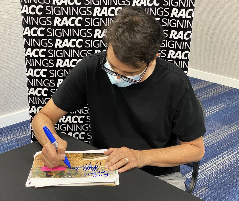 Ralph Macchio Signing Autographs for RACC Autograph Collector Framing History Ralph Macchio Signing Autograph for RACC Autograph Collector Framing History