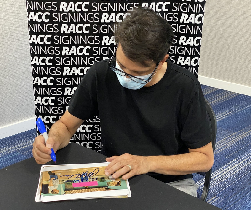 Ralph Macchio Signing Autographs for RACC Autograph Collector Framing History Ralph Macchio Signing Autograph for RACC Autograph Collector Framing History
