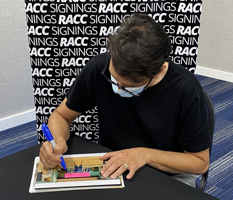 Ralph Macchio Signing Autographs for RACC Autograph Collector Framing History Ralph Macchio Signing Autograph for RACC Autograph Collector Framing History