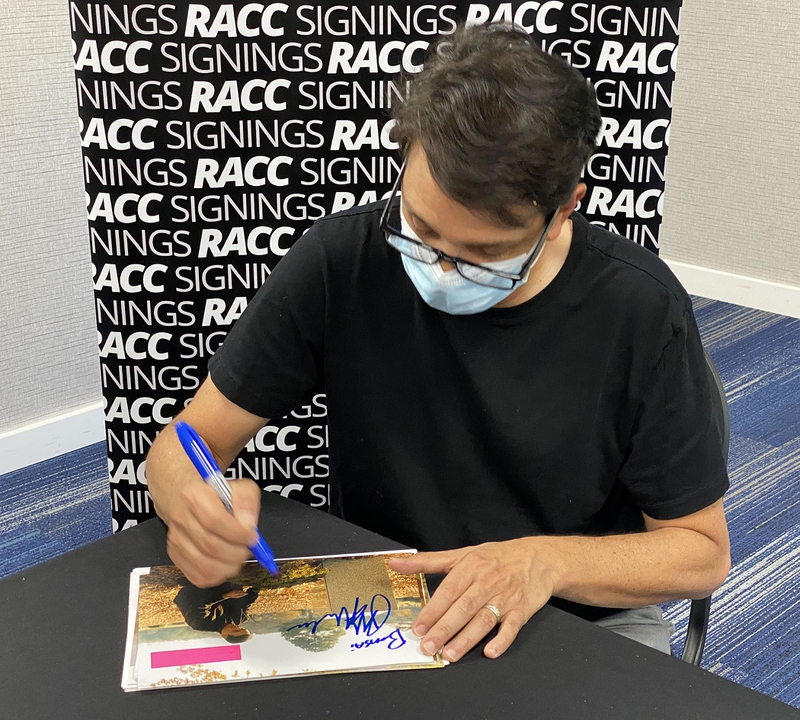 Ralph Macchio Signing Autographs for RACC Autograph Collector Framing History Ralph Macchio Signing Autograph for RACC Autograph Collector Framing History