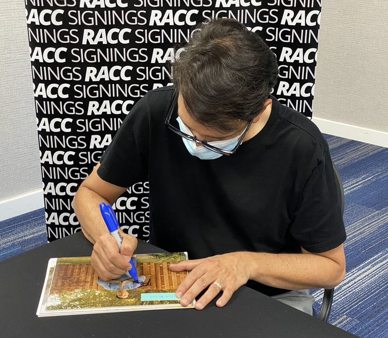 Ralph Macchio Signing Autographs for RACC Autograph Collector Framing History Ralph Macchio Signing Autograph for RACC Autograph Collector Framing History