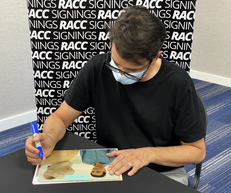 Ralph Macchio Signing Autographs for RACC Autograph Collector Framing History Ralph Macchio Signing Autograph for RACC Autograph Collector Framing History