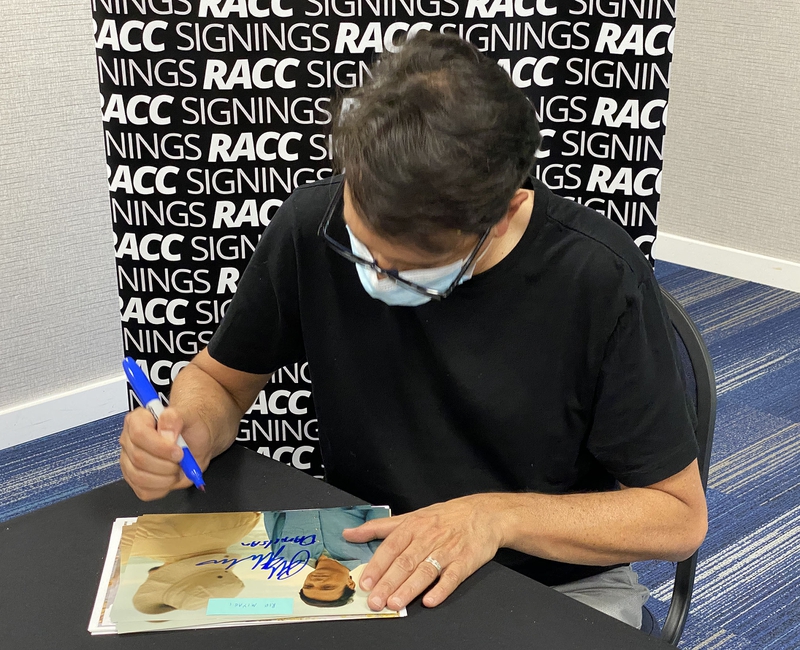 Ralph Macchio Signing Autographs for RACC Autograph Collector Framing History Ralph Macchio Signing Autograph for RACC Autograph Collector Framing History