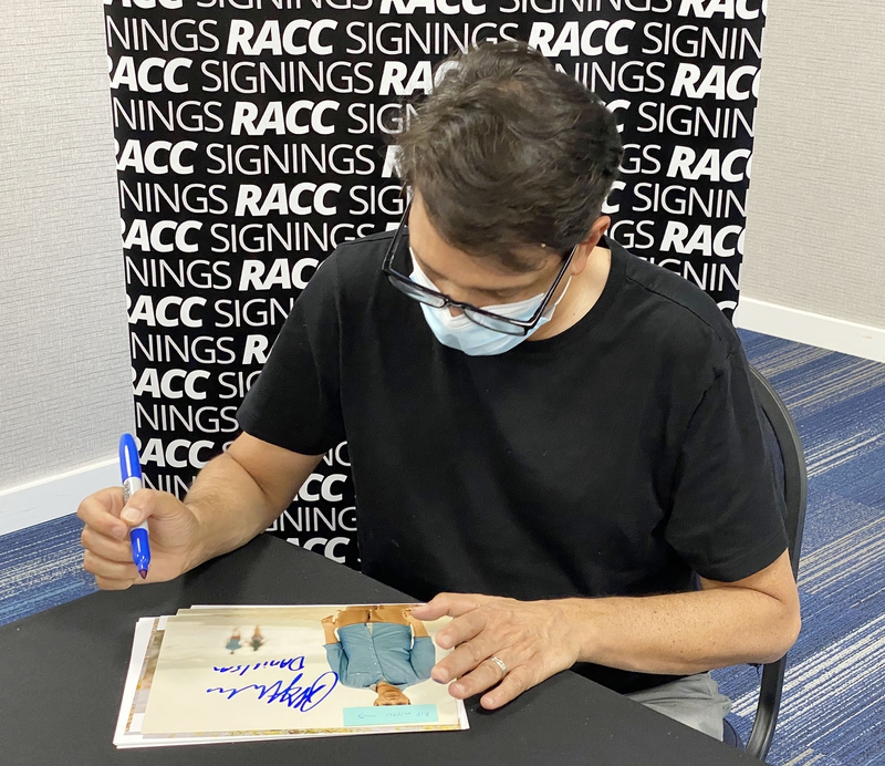 Ralph Macchio Signing Autographs for RACC Autograph Collector Framing History Ralph Macchio Signing Autograph for RACC Autograph Collector Framing History