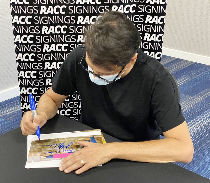 Ralph Macchio Signing Autographs for RACC Autograph Collector Framing History Ralph Macchio Signing Autograph for RACC Autograph Collector Framing History