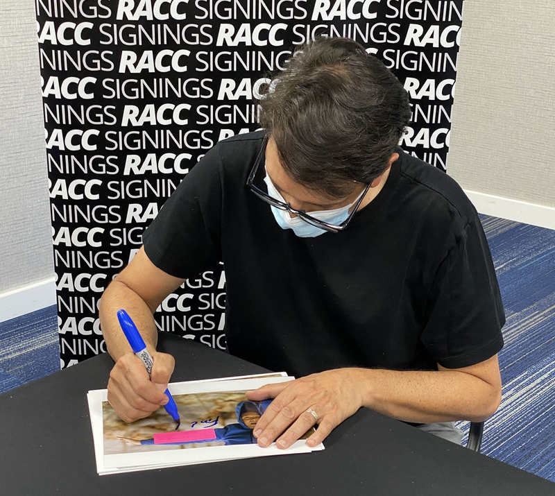 Ralph Macchio Signing Autographs for RACC Autograph Collector Framing History Ralph Macchio Signing Autograph for RACC Autograph Collector Framing History