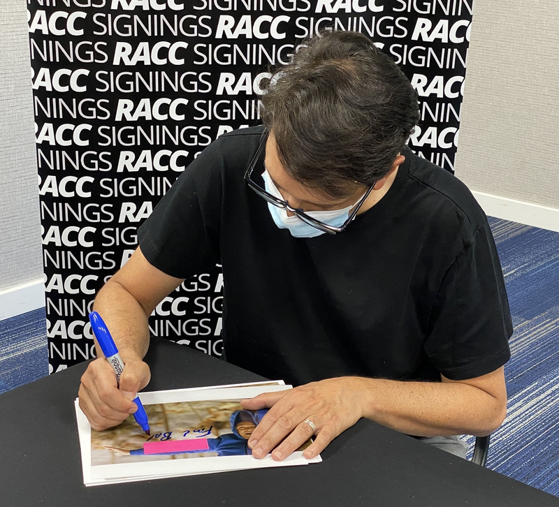 Ralph Macchio Signing Autographs for RACC Autograph Collector Framing History Ralph Macchio Signing Autograph for RACC Autograph Collector Framing History