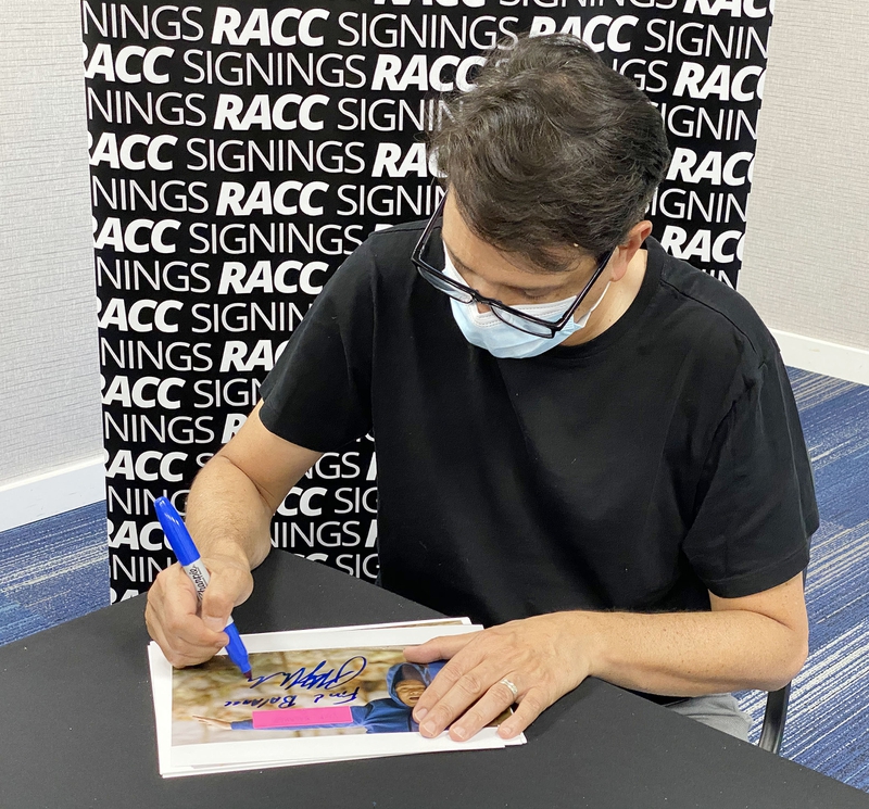 Ralph Macchio Signing Autographs for RACC Autograph Collector Framing History Ralph Macchio Signing Autograph for RACC Autograph Collector Framing History