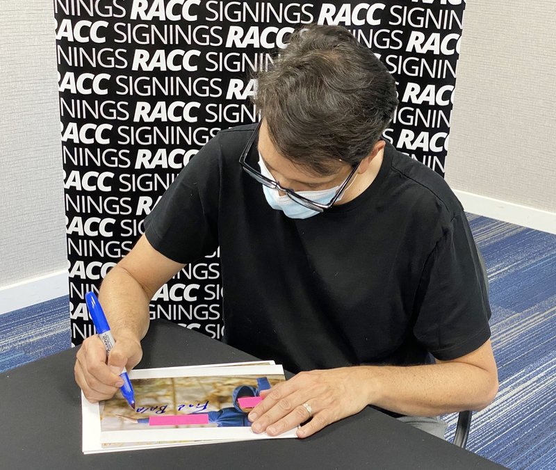 Ralph Macchio Signing Autographs for RACC Autograph Collector Framing History Ralph Macchio Signing Autograph for RACC Autograph Collector Framing History