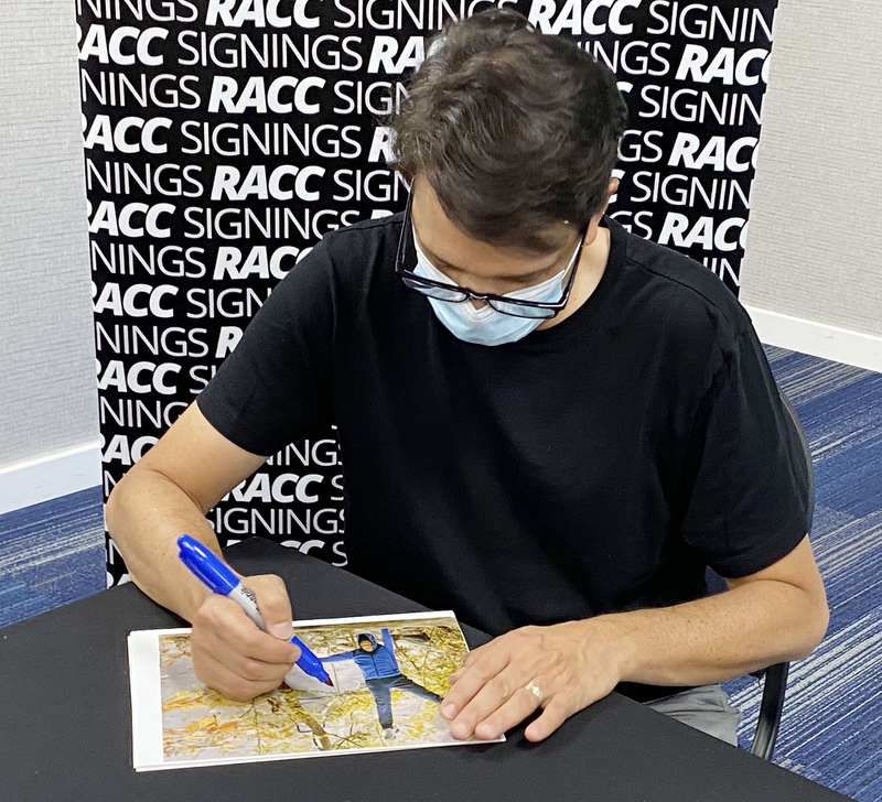 Ralph Macchio Signing Autographs for RACC Autograph Collector Framing History Ralph Macchio Signing Autograph for RACC Autograph Collector Framing History