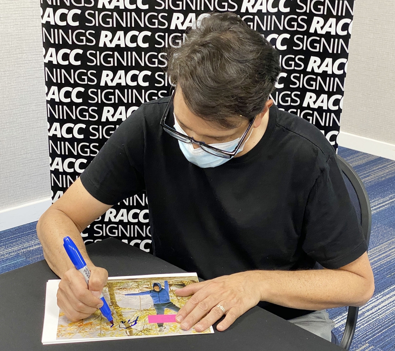 Ralph Macchio Signing Autographs for RACC Autograph Collector Framing History Ralph Macchio Signing Autograph for RACC Autograph Collector Framing History