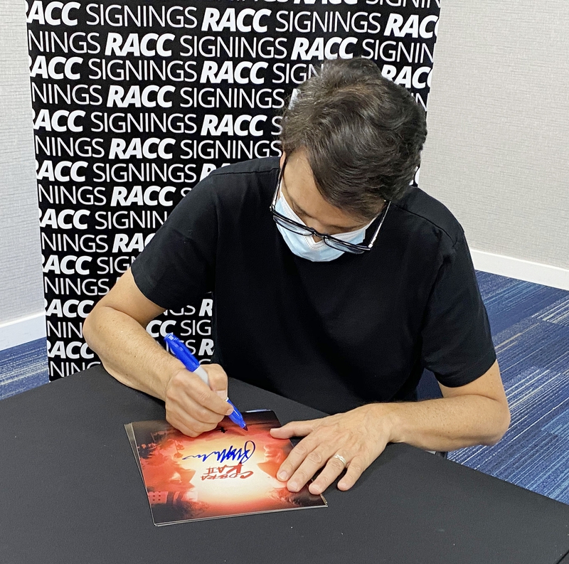 Ralph Macchio Signing Autographs for RACC Autograph Collector Framing History Ralph Macchio Signing Autograph for RACC Autograph Collector Framing History