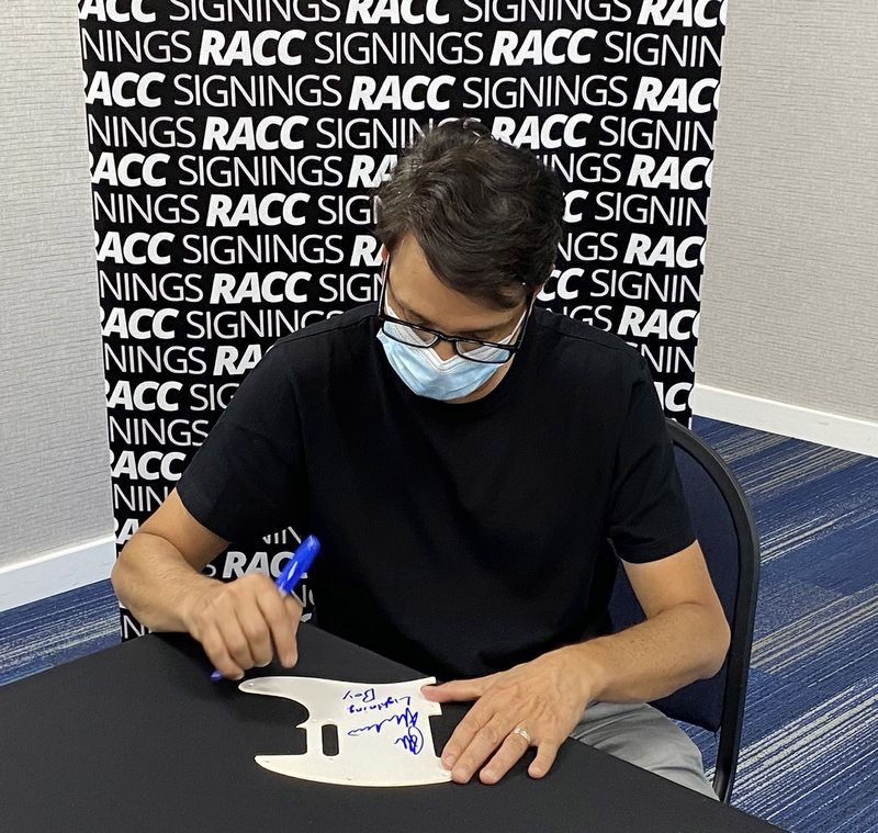 Ralph Macchio Signing Autographs for RACC Autograph Collector Framing History Ralph Macchio Signing Autograph for RACC Autograph Collector Framing History