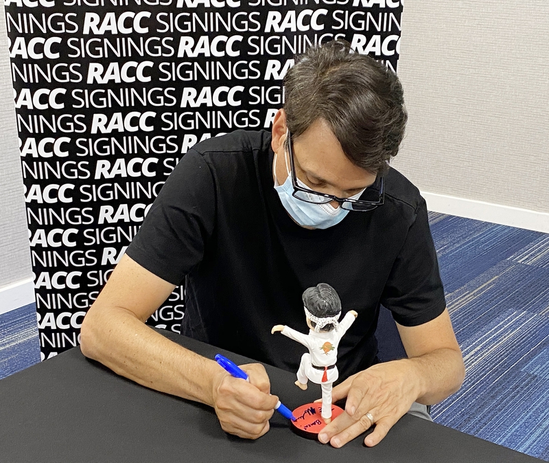 Ralph Macchio Signing Autographs for RACC Autograph Collector Framing History Ralph Macchio Signing Autograph for RACC Autograph Collector Framing History