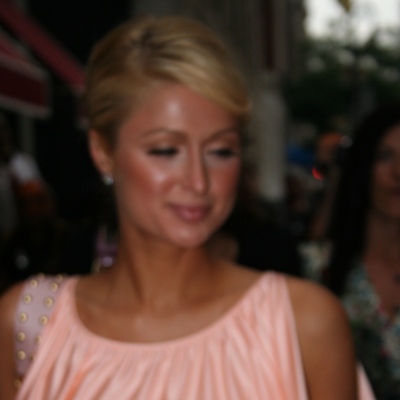 Paris Hilton Autograph Profile