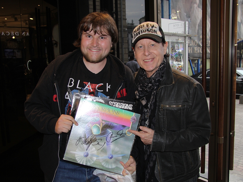 Klaus Meine Photo with RACC Autograph Collector Ilya Zeta Klaus Meine Photo with RACC Autograph Collector Ilya Zeta