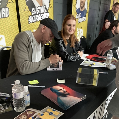 Gustaf Skarsgård Autograph Profile