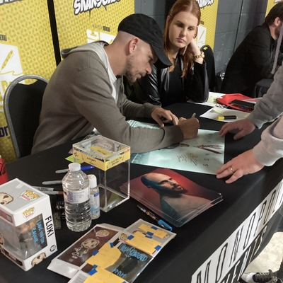 Gustaf Skarsgård Autograph Profile