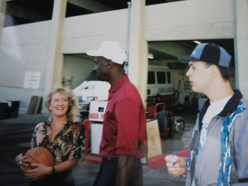Michael Jordan Photo with RACC Autograph Collector Autographs99