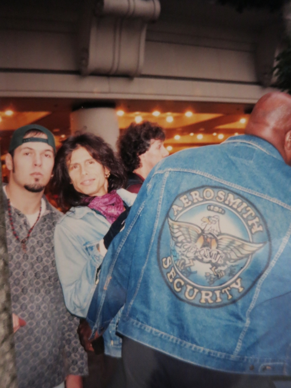 Steven Tyler Photo with RACC Autograph Collector Autographs99