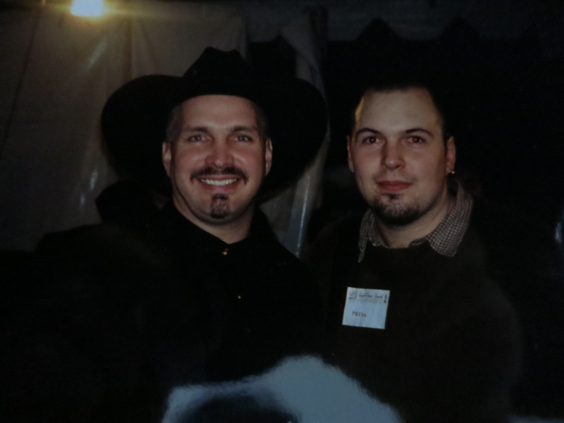 Garth Brooks Photo with RACC Autograph Collector Autographs99