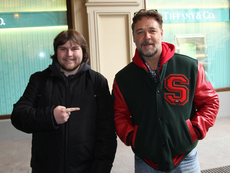Russell Crowe Photo with RACC Autograph Collector Ilya Zeta