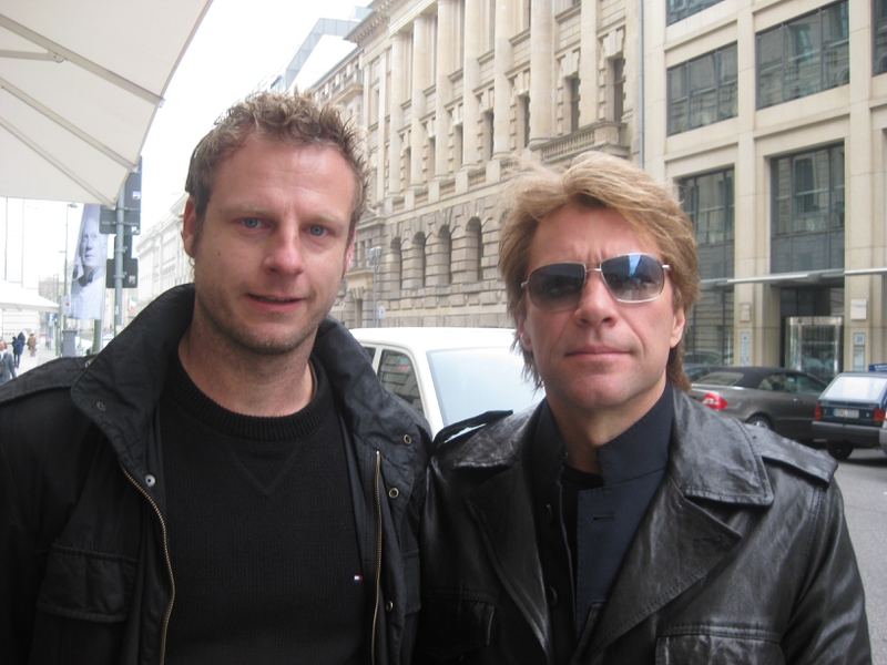 Jon Bon Jovi Photo with RACC Autograph Collector AV-Autographs