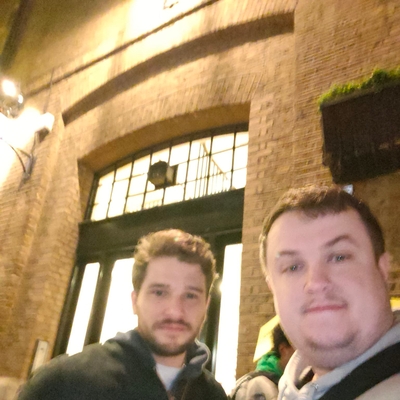 Kit Harington Autograph Profile