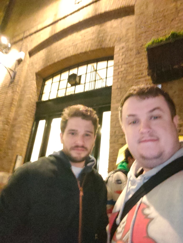 Kit Harington Photo with RACC Autograph Collector Red Dragon Autographs Kit Harington Photo with RACC Autograph Collector Red Dragon Autographs