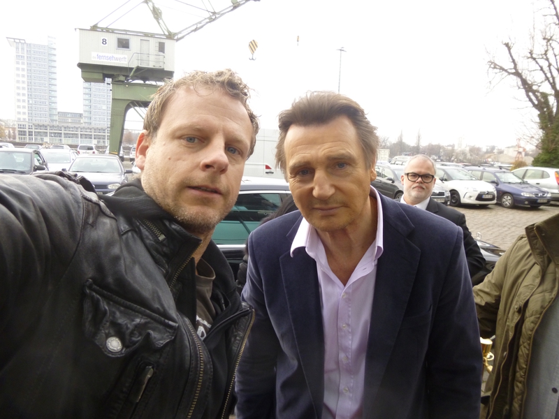 Liam Neeson Photo with RACC Autograph Collector AV-Autographs