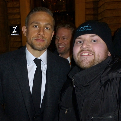 Charlie Hunnam Autograph Profile