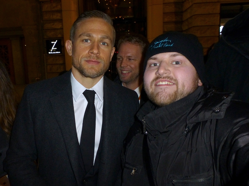 Charlie Hunnam Photo with RACC Autograph Collector Ilya Zeta