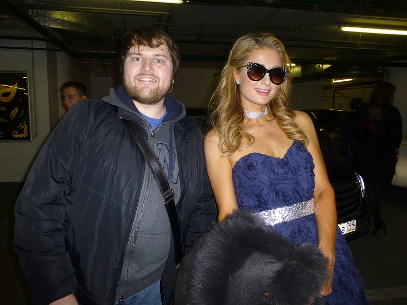 Paris Hilton Photo with RACC Autograph Collector Ilya Zeta Paris Hilton Photo with RACC Autograph Collector Ilya Zeta