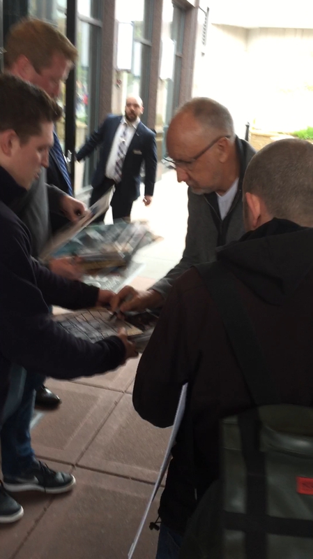 Pete Townshend Signing Autograph for RACC Autograph Collector Mike Schreiber