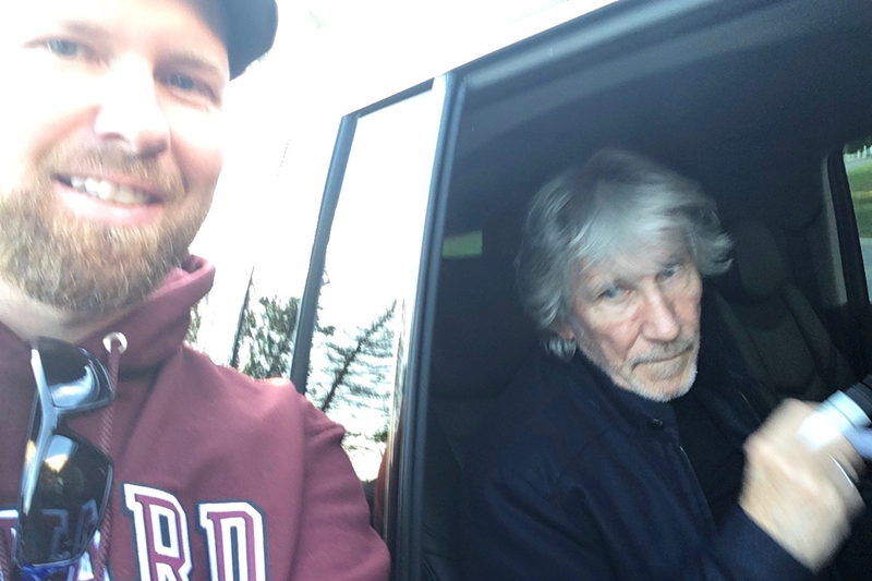 Roger Waters Photo with RACC Autograph Collector Breakaway Autographs Roger Waters Photo with RACC Autograph Collector Breakaway Autographs
