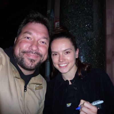 Daisy Ridley Photo with RACC Autograph Collector RB-Autogramme Berlin