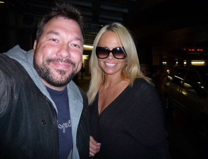 Pamela Anderson Photo with RACC Autograph Collector RB-Autogramme Berlin