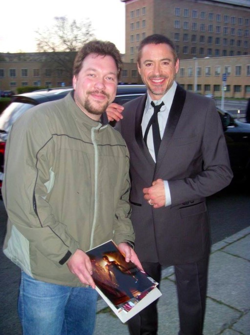 Robert Downey Jr. Photo with RACC Autograph Collector RB-Autogramme Berlin