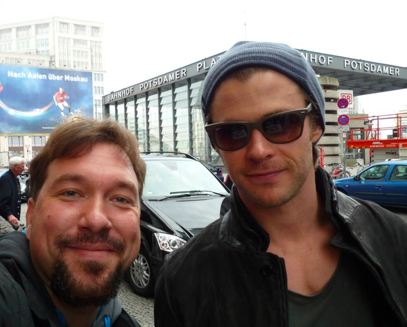 Chris Hemsworth Photo with RACC Autograph Collector RB-Autogramme Berlin