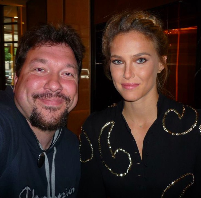 Bar Refaeli Photo with RACC Autograph Collector RB-Autogramme Berlin