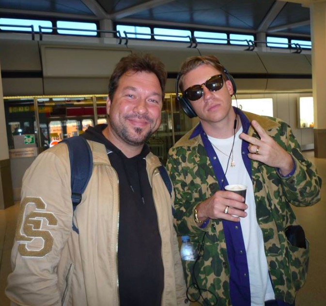 Macklemore Photo with RACC Autograph Collector RB-Autogramme Berlin