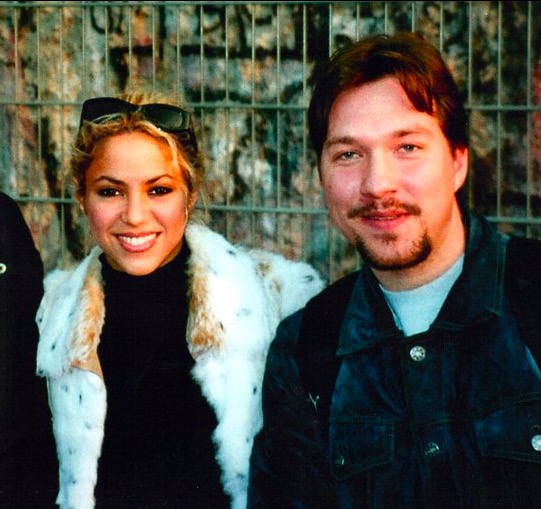 Shakira Photo with RACC Autograph Collector RB-Autogramme Berlin Shakira Photo with RACC Autograph Collector RB-Autogramme Berlin