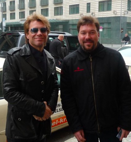 Jon Bon Jovi Photo with RACC Autograph Collector RB-Autogramme Berlin Jon Bon Jovi Photo with RACC Autograph Collector RB-Autogramme Berlin